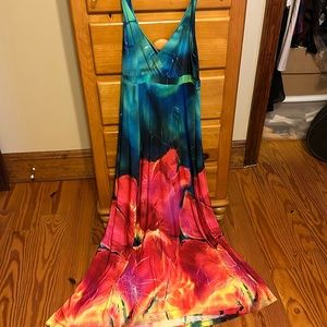 This is so pretty!!  Size 8.  Padded bust.  V neck front and back.  Ex Cond